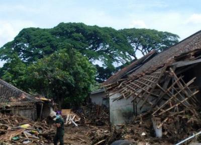 محبوس شدن 11 نفر زیر گل ولای در اندونزی