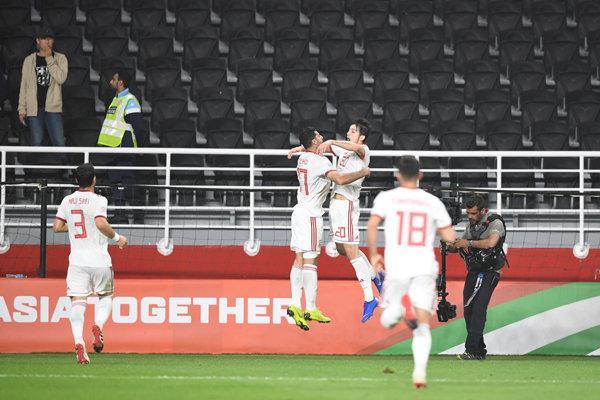برد تیم ملی فوتبال ایران مقابل ازبکستان در نیمه نخست