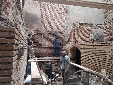 بازسازی ساختمان: بازسازی و احیا طاق های فرسوده سرای میرزا شفیع بازار جهانی تبریز